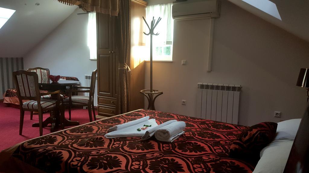 Hotel Latinski Most Σαράγεβο Εξωτερικό φωτογραφία